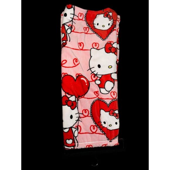 NWT New Hello Kitty PINK Valentine's Day Plush Throw Blanket 50x70‎ "Love You" - Picture 1 of 7